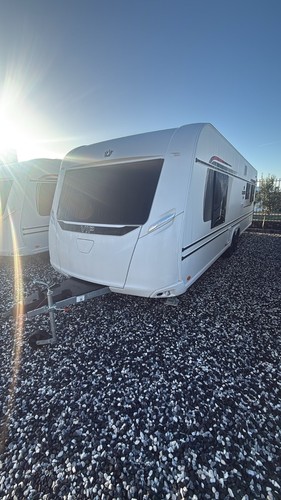 Lmc 695 vip caravan - lmc,