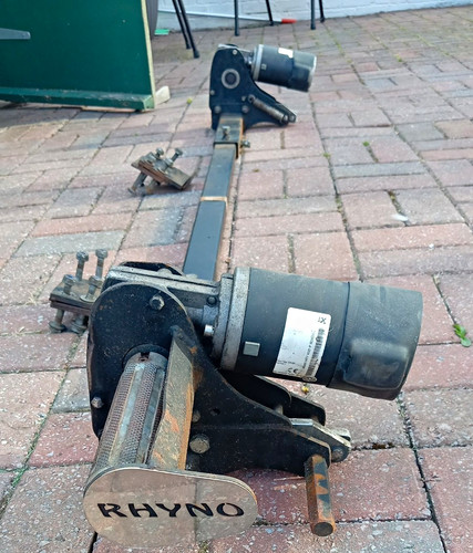 Rhyno caravan motor mover - caravan,