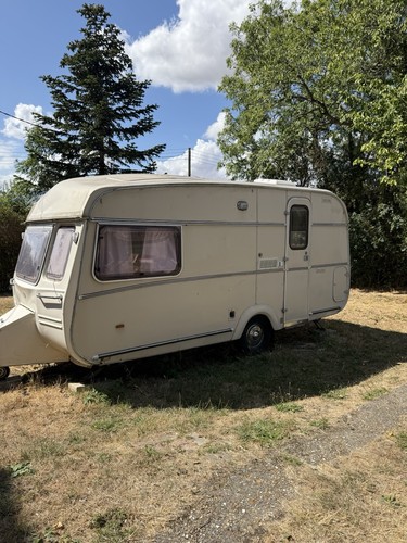Castleton rosella caravan - castleton,